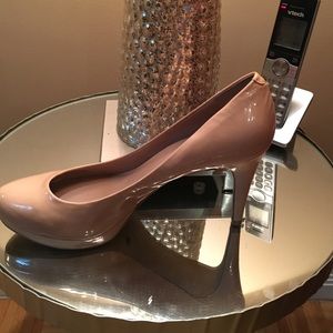 Used Vince camuto shoes 8 1/2