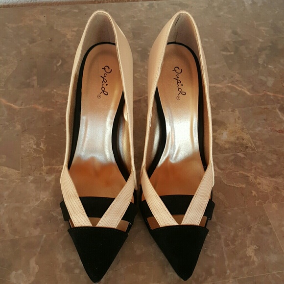 Qupid cap toe cut out pumps