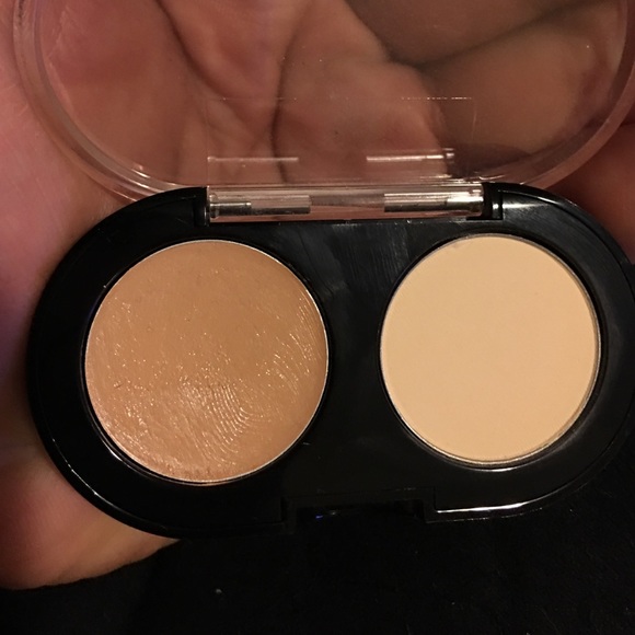 ON HOLD  @smayberry51. Bobbi Brown concealer duo
