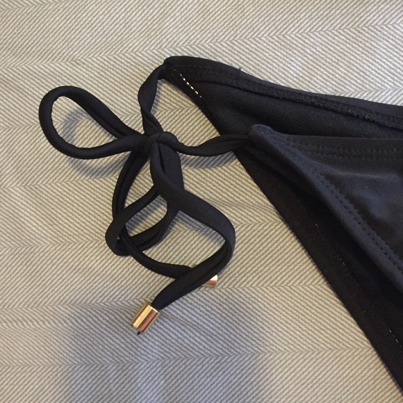 Fiery string bikini! - Picture 3 of 3