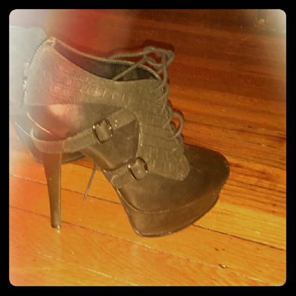 Black lace up platform  heels w/ side buckles