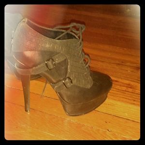 Black lace up platform  heels w/ side buckles