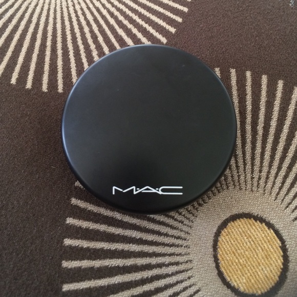FINAL- MAC Skinfinish Natural Bronzer in Sun power