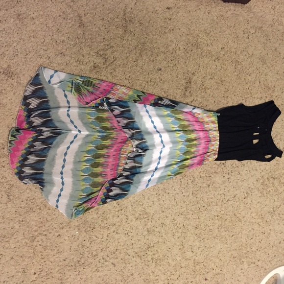 Multicolored high-low dress. - Picture 1 of 3