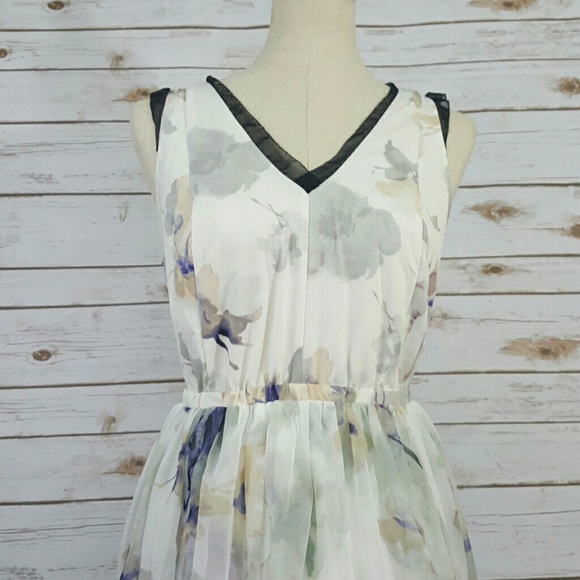 Simply Vera Vera Wang Dresses & Skirts - Simply Vera floral dress