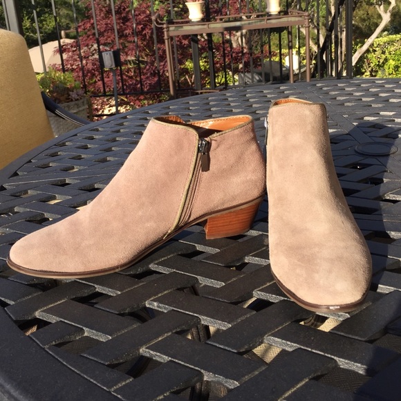 Crown Vintage suede ankle boots, tan