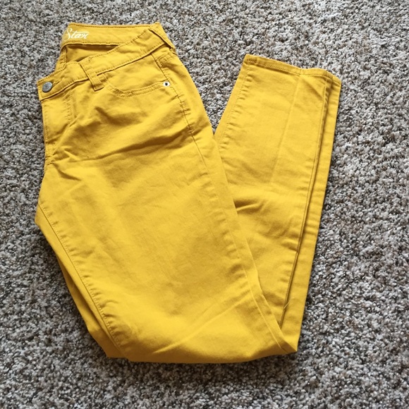 Mustard yellow skinny jeans
