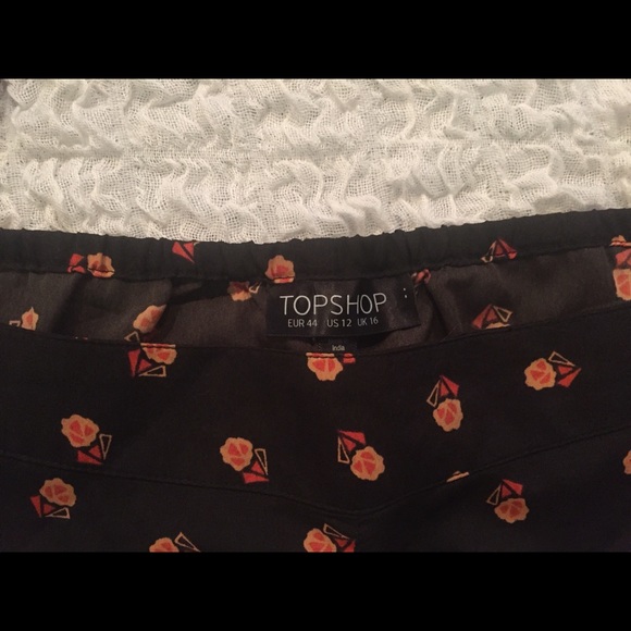 NWOT TOPSHOP ROSE PRINT BOW DETAIL SHORTS - Picture 3 of 4