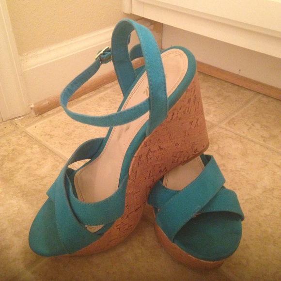 Great summer wedge.