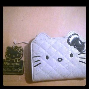 Nwt Loungefly Hello Kitty quilted wallet clutch