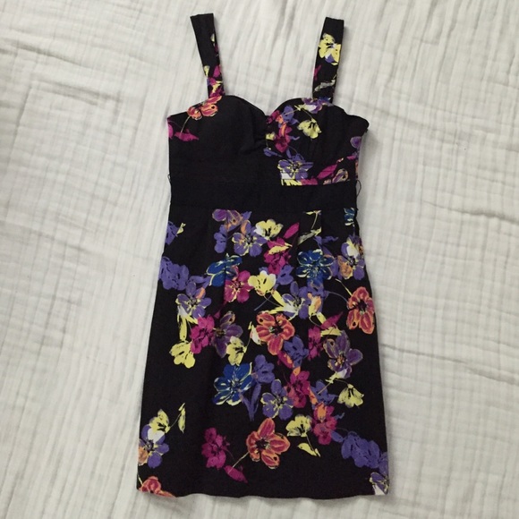 Pockets!! Floral dress