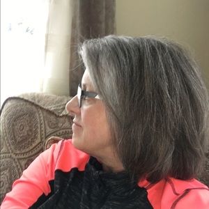 Meet your Posher, Debbie