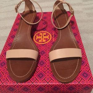 Tory Burch Camelia Pink Patent Saffiano Sandals