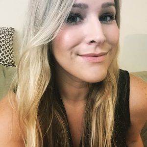 Meet your Posher, Nicole