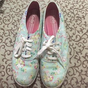 Floral keds