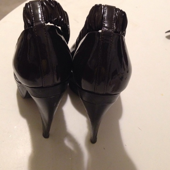 Authentic BURBERRY patten leather platforms - Picture 3 of 4