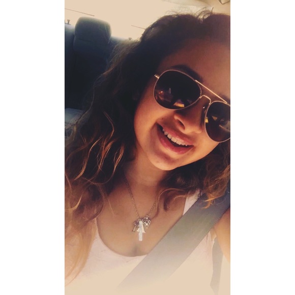 Meet your Posher, Lily - Picture 3 of 3