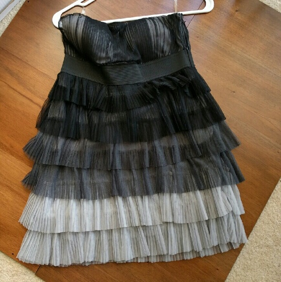 Sleeveless tiered cocktail dress