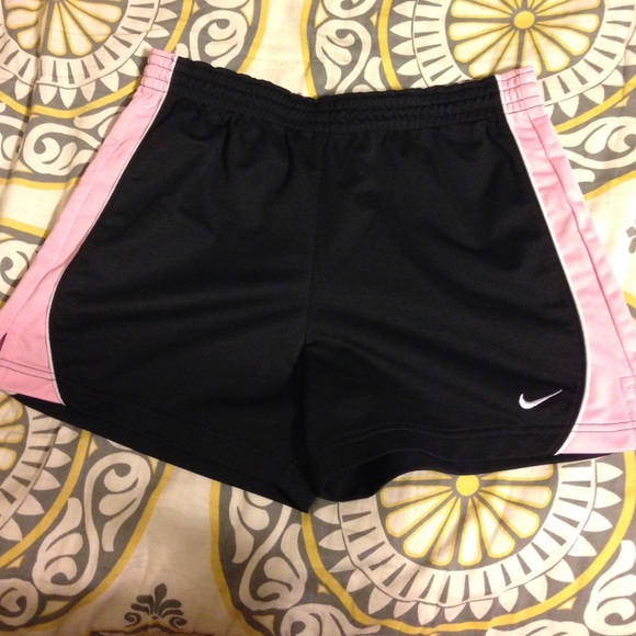 EUC Nike shorts size medium