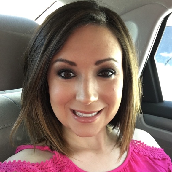 Meet your Posher, Amanda - Picture 1 of 1