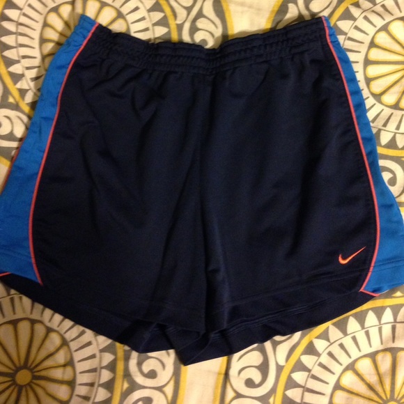 EUC Nike shorts size large