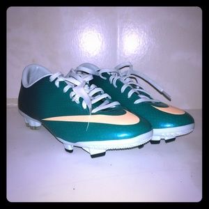 Nike Women's Mercurial Veloce FG Soccer Cleats