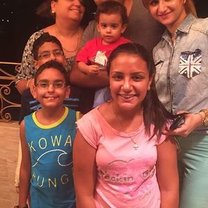 Meet your Posher, Mona