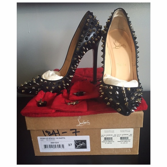 AUTH Christian Louboutin Pigalle Spikes