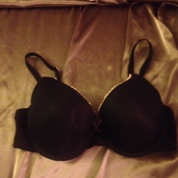 B. Tempted bra 34D - Picture 1 of 4