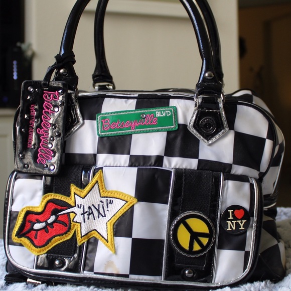 👜Betseyville purse (Betsey Johnson)