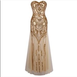 Gold sequin great gatsby dress with accessories