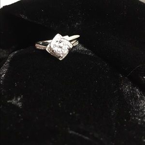 Solitaire ring