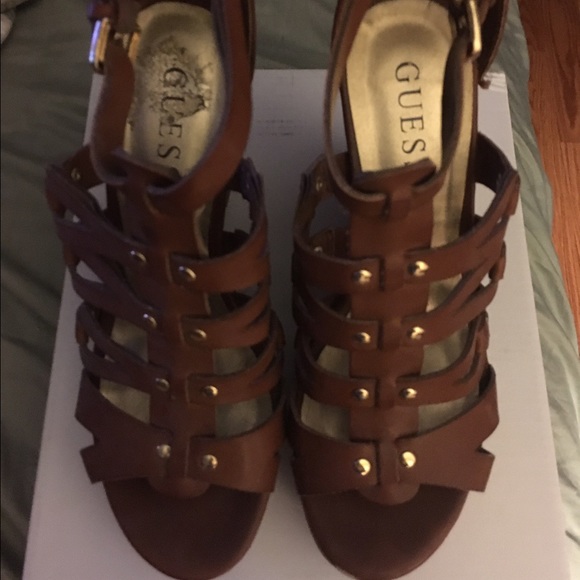 Guess wedges