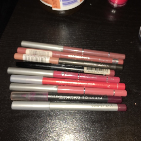 SOLD! Drugstore Lipliners - Picture 2 of 3