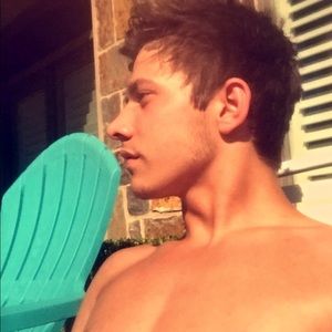 Meet your Posher, Coby