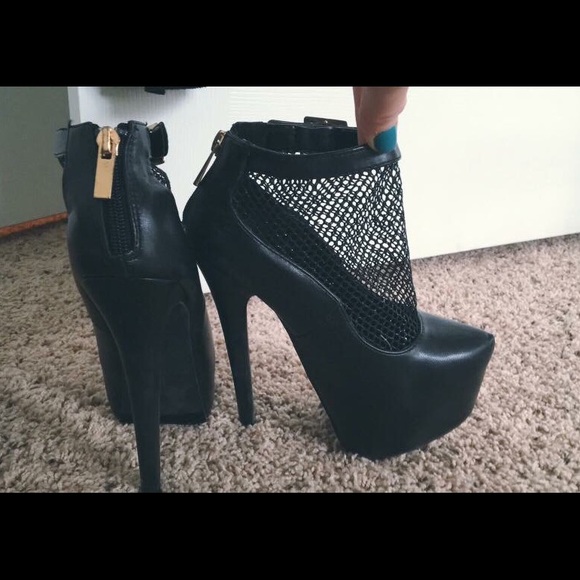 Sexy black heels