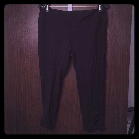 Capri black yoga pants