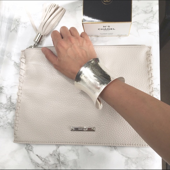 Statement cuff bracelet - Picture 3 of 4