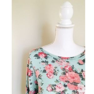 🆕 Lightweight Floral Top