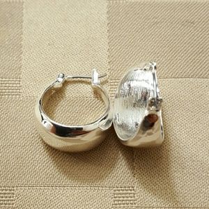 Brand New! La Lune Sculpted hoop earrings