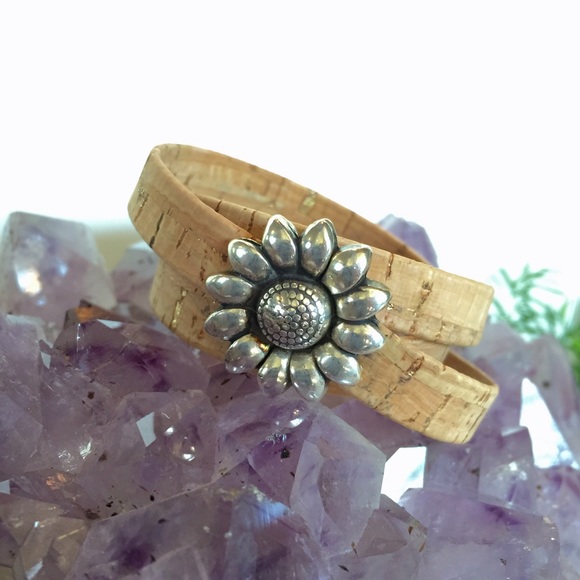 Cork leather wrap bracelet-flower magnet clasp NWT
