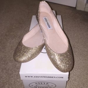 Steve Madden gold glitter flats!!!
