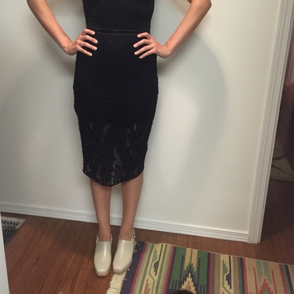 Dark navy slip with a black lace overlay. - Picture 1 of 4