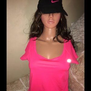 Work out pink shirt dry fit ! And Nike hat