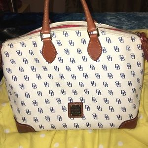 Dooney & Bourke signature Gretta satchel