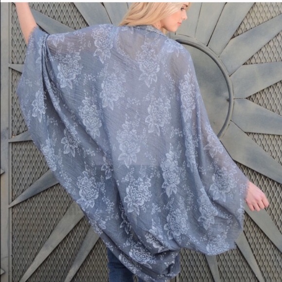 Beautiful Floral Kimono Cardigan - Picture 2 of 3