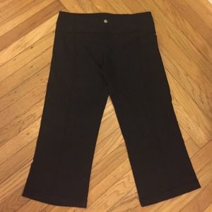 Lululemon groove capri leggings