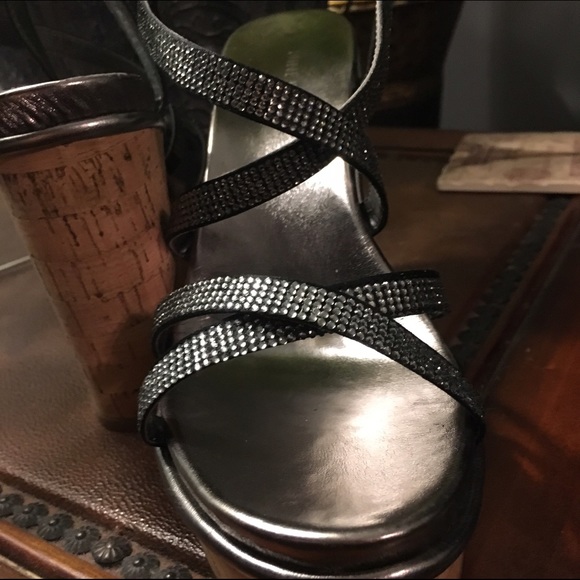 Nine West black/ pewter wedges. - Picture 2 of 4