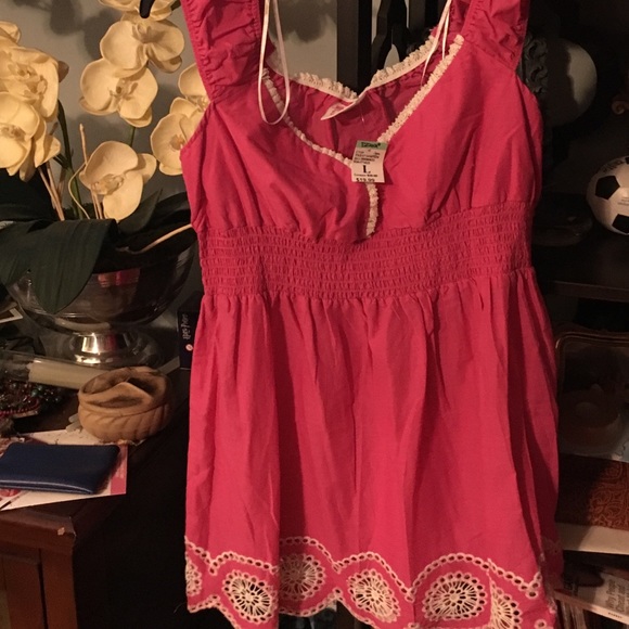 Hot pink Papaya top. - Picture 1 of 3