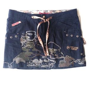 Mini skirt with beads and patterns